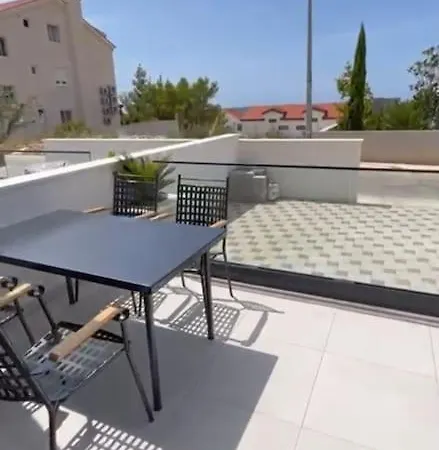 Royale With Shared Pool