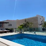 Royale With Shared Pool *