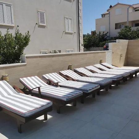 Royale With Shared Pool