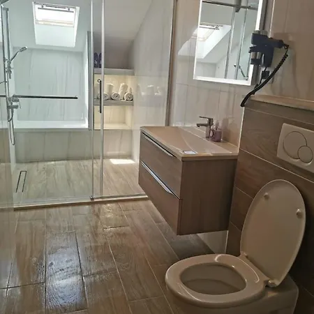 Royale With Shared Pool