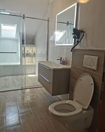 Royale With Shared Pool