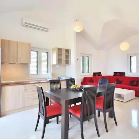 Royale With Shared Pool