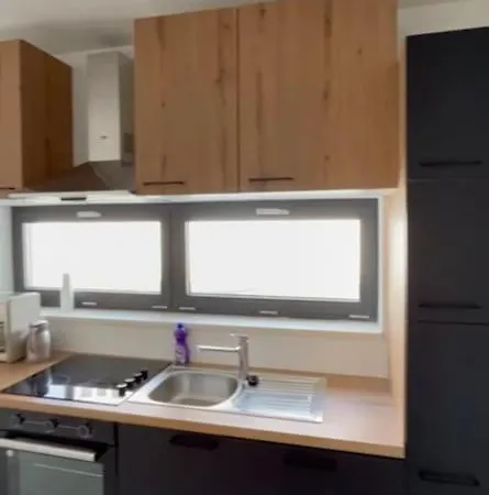 Royale With Shared Pool Apartment *