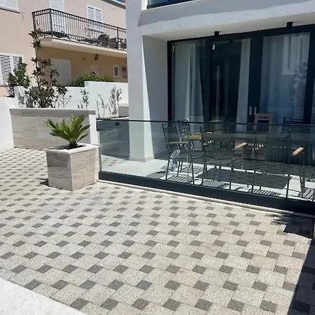 Royale With Shared Pool