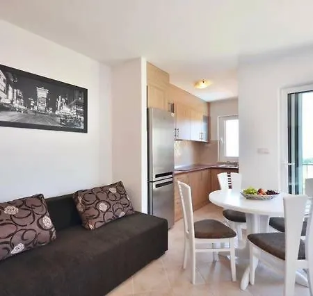 Apartment Royale With Shared Pool