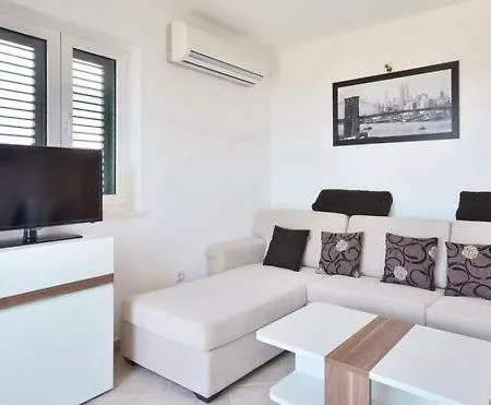 Royale With Shared Pool