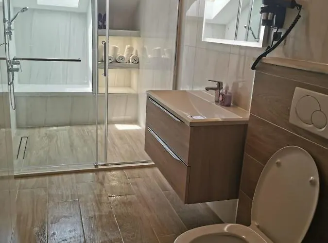 Royale With Shared Pool