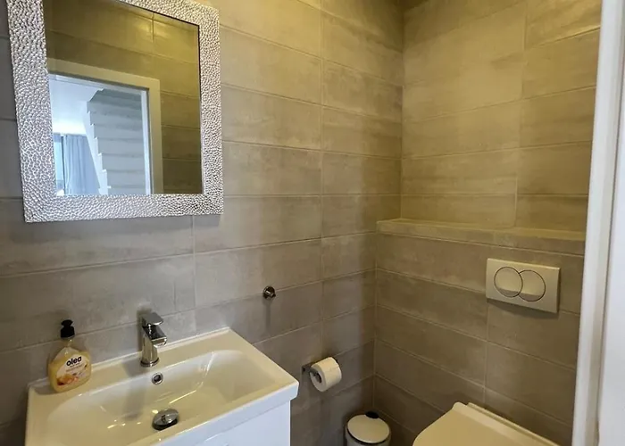 Royale With Shared Pool דירה *