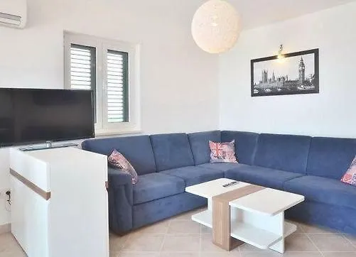 Royale With Shared Pool