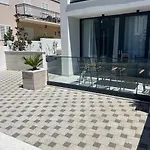 Royale With Shared Pool