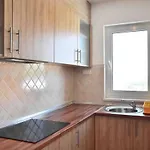 Διαμέρισμα Royale With Shared Pool *