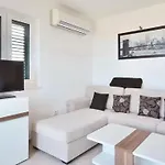 Royale With Shared Pool