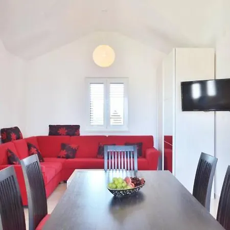 Royale With Shared Pool Appartement
