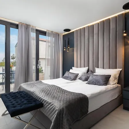 Royale With Shared Pool Appartement