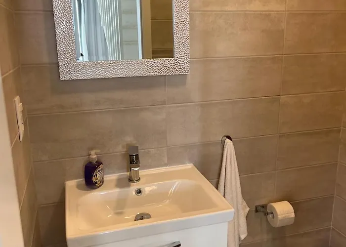 아파트 Royale With Shared Pool *